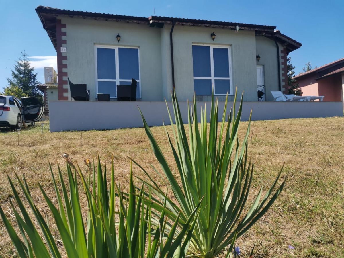 Villa Emine Banya  Exteriör bild
