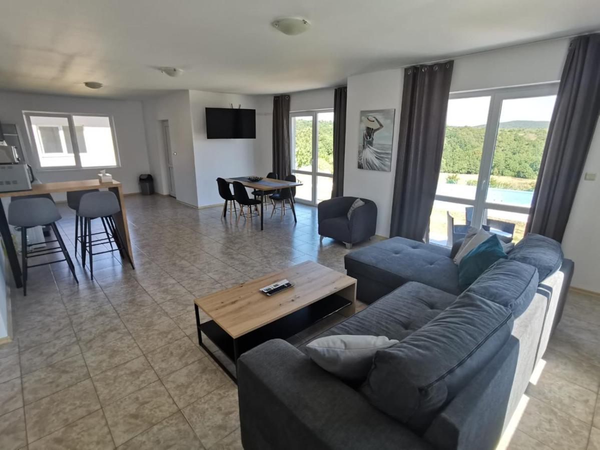 Villa Emine Banya  Exteriör bild