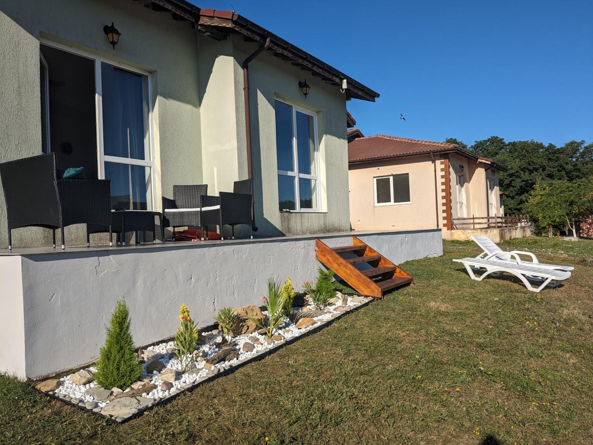 Villa Emine Banya  Exteriör bild