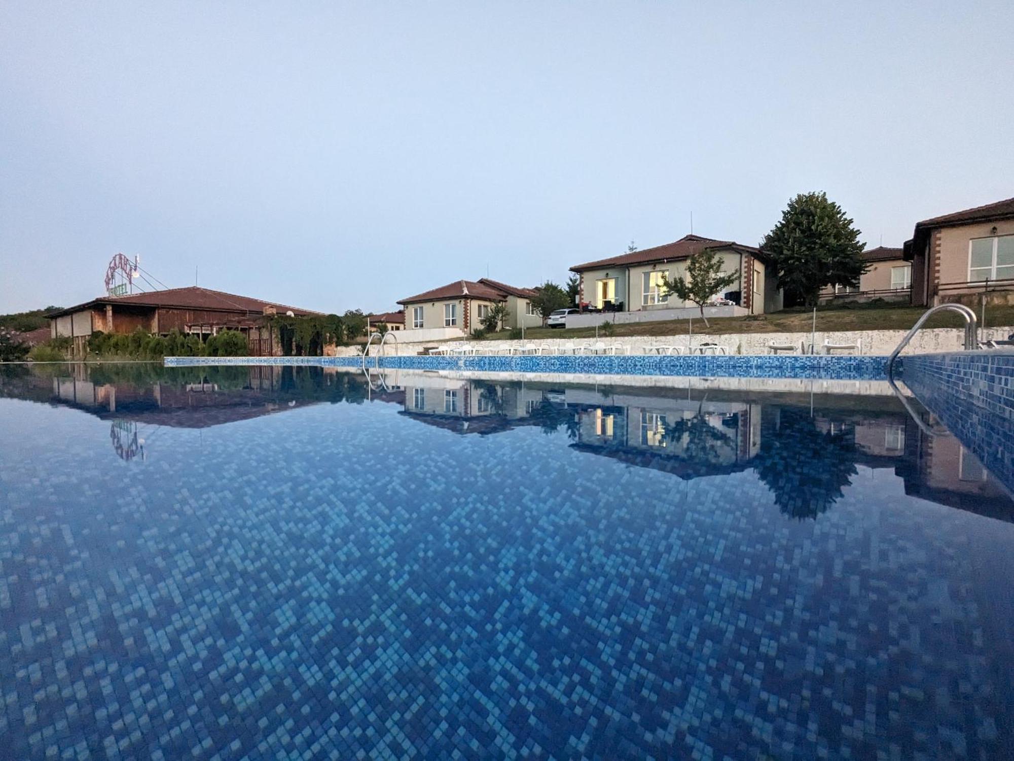Villa Emine Banya  Exteriör bild